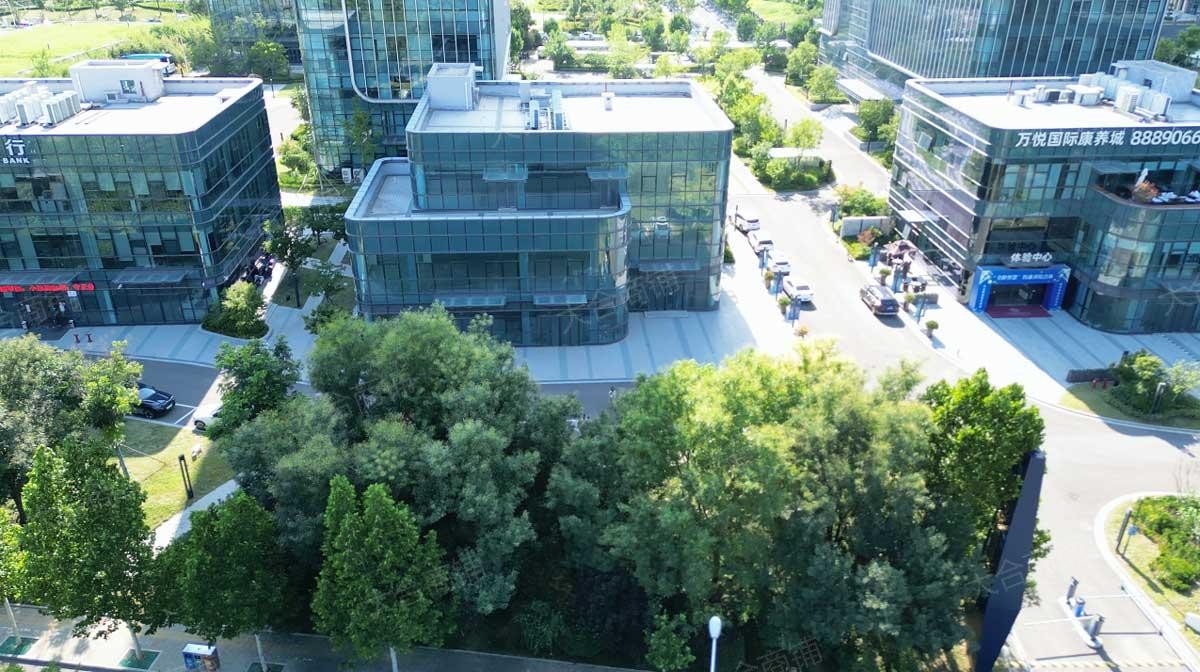 历城区 高铁黄金广场 沿街独栋 2700m² 4500万 带停车位带露台