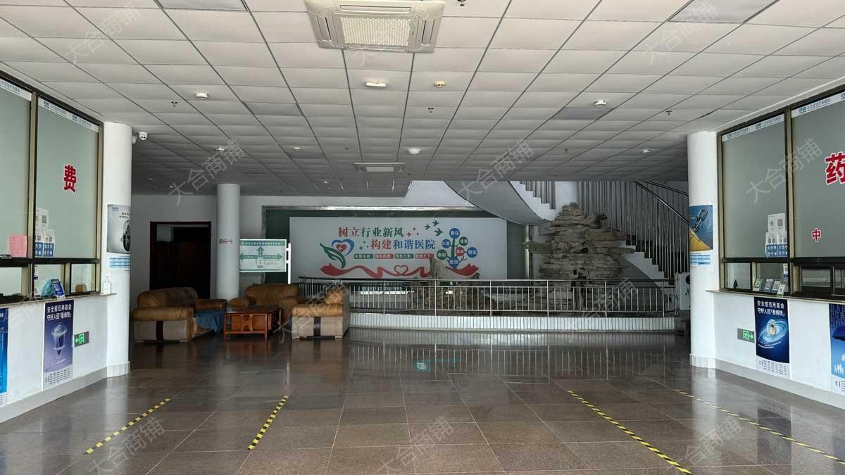 长清区 五峰山路 沿街独栋 2600m² 2600万 带12亩院