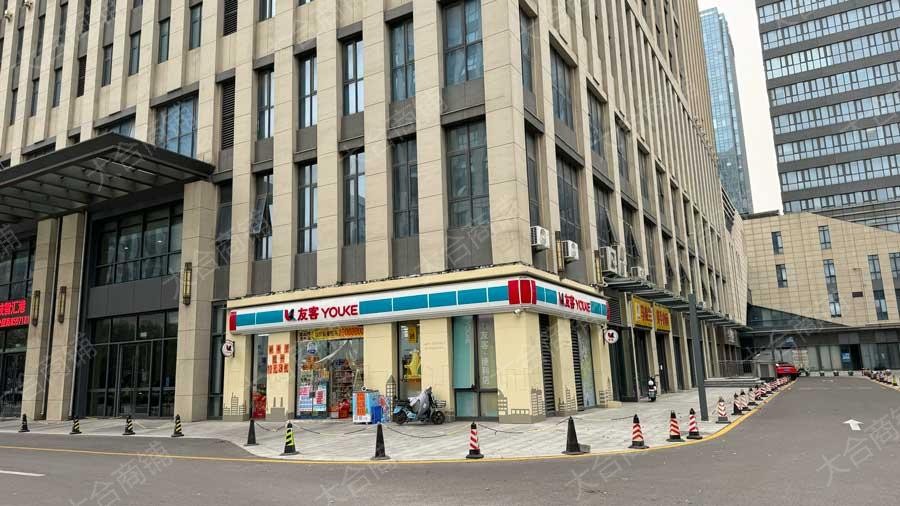 槐荫区 西客站 日照路 城际空间站 写字楼底商 256m² 380万