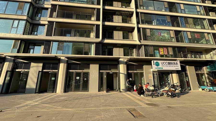 历城区 神武中街 融创未来一号 住宅底商 纯一层 28m² 82万