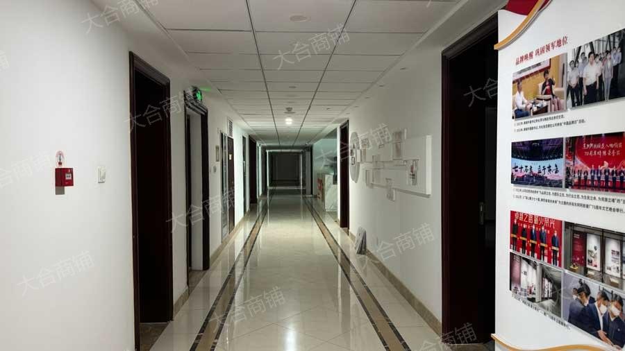 历下区 龙奥北路 玉兰广场 整层写字楼 1822m² 2550万 精装修