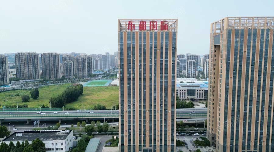 历城区 奥体中路 东都国际 纯写字楼 408m² 245万