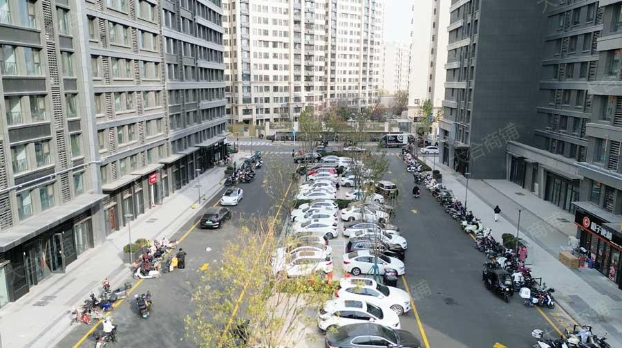 历城区 华山环宇城 公寓底商 23m² 69万 能停车 大堂口第三间