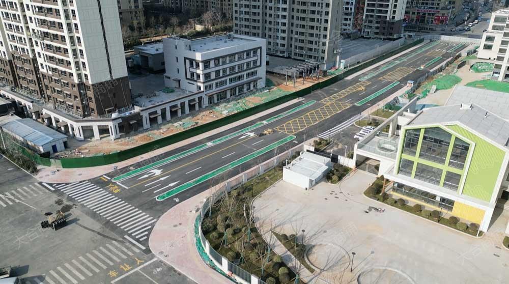 天桥区 水屯北路 十里湖畔 住宅底商 纯一层 120m² 300万