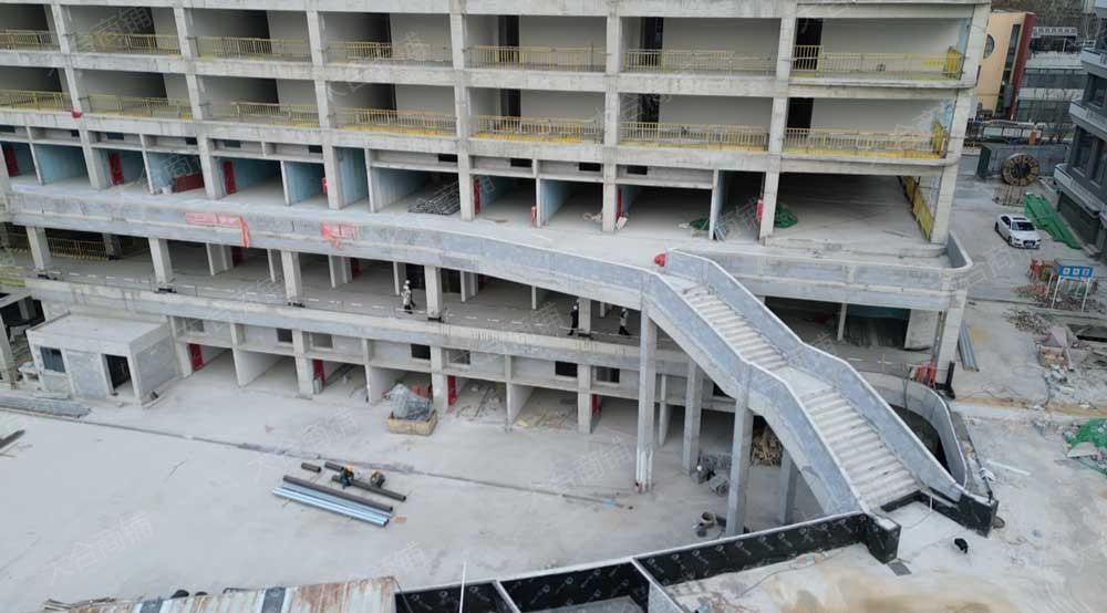 历下区 工业南路 欢朋广场 商业街店铺 纯一层拐角铺 28m² 82万