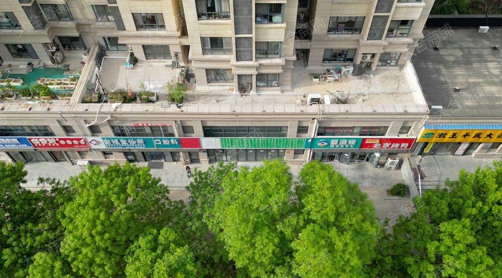 历城区 土河东路 银丰唐郡荷花园 住宅底商 277m² 年租金15万 能停车