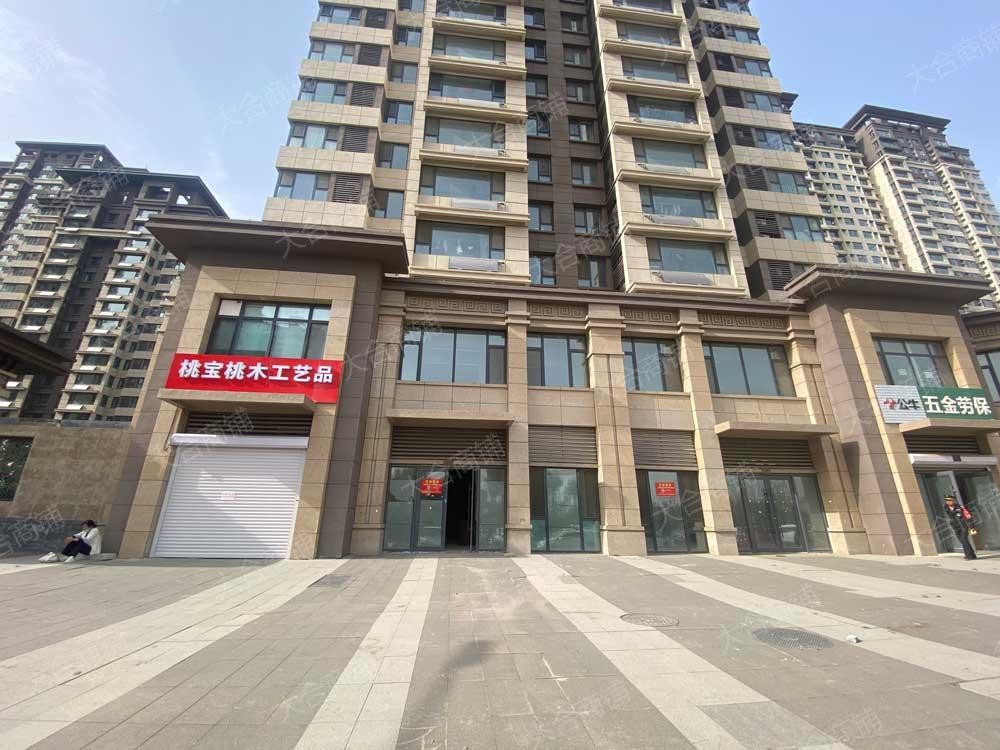 历城区 郭董路 荣盛华府 住宅底商 400m² 年租金13万 能停车