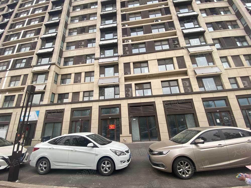 历城区 彭家北路 星瀚城南区 住宅底商 40m² 年租金2.9万 有外摆 能停车